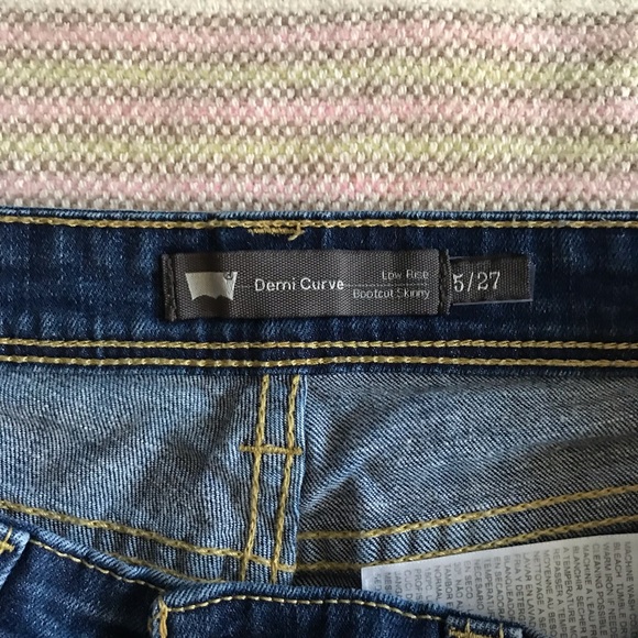 Levi’s Low Rise Bootcut Jeans - Picture 5 of 8